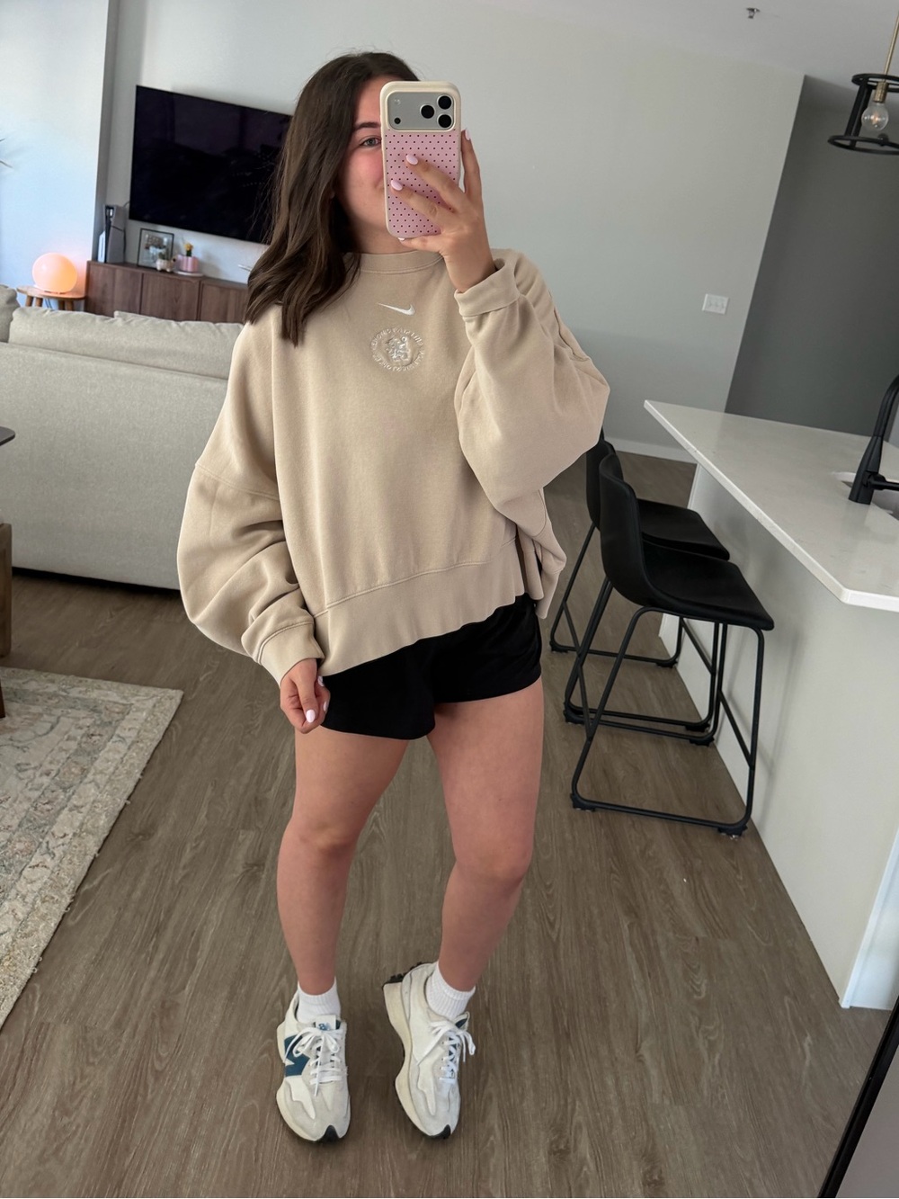 Cream Chelsea FC Nike Women’s Crewneck